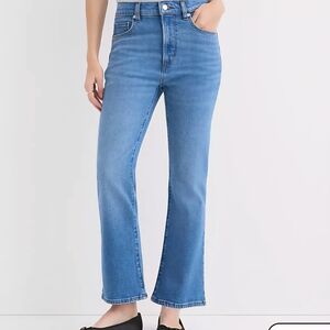 ​LOFT High Waist Kick Crop Jeans in Light Wash - Size 28/6